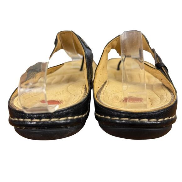 Clarks Unstructured Undrizzle Studded Leather Thongs Comfort Sandals Shoes 7.5 - Picture 11 of 16